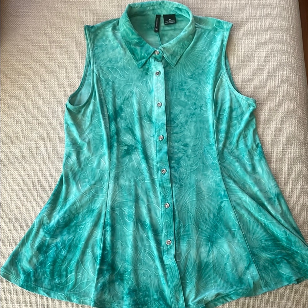 New Directions Green Button Down Blouse